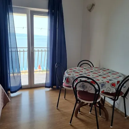 Leon 4 Apartman Omiš