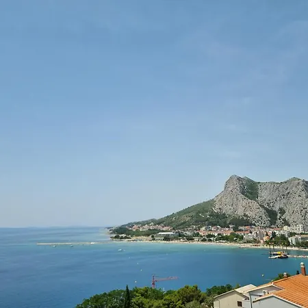 Leon 4 Omiš